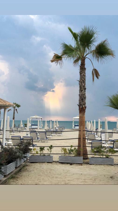 Mali I Robit Beachfront Apartment Golem  Exterior foto